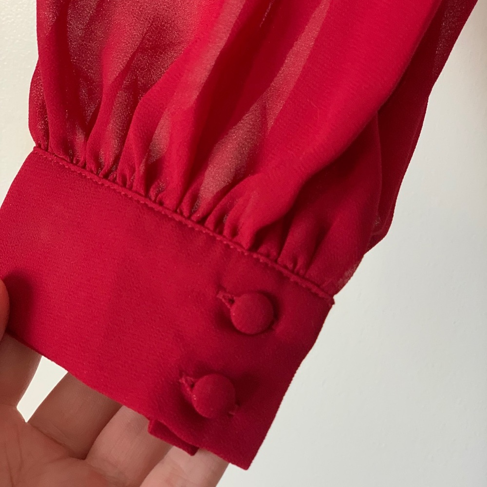 Red shirt - Picture 4 of 4